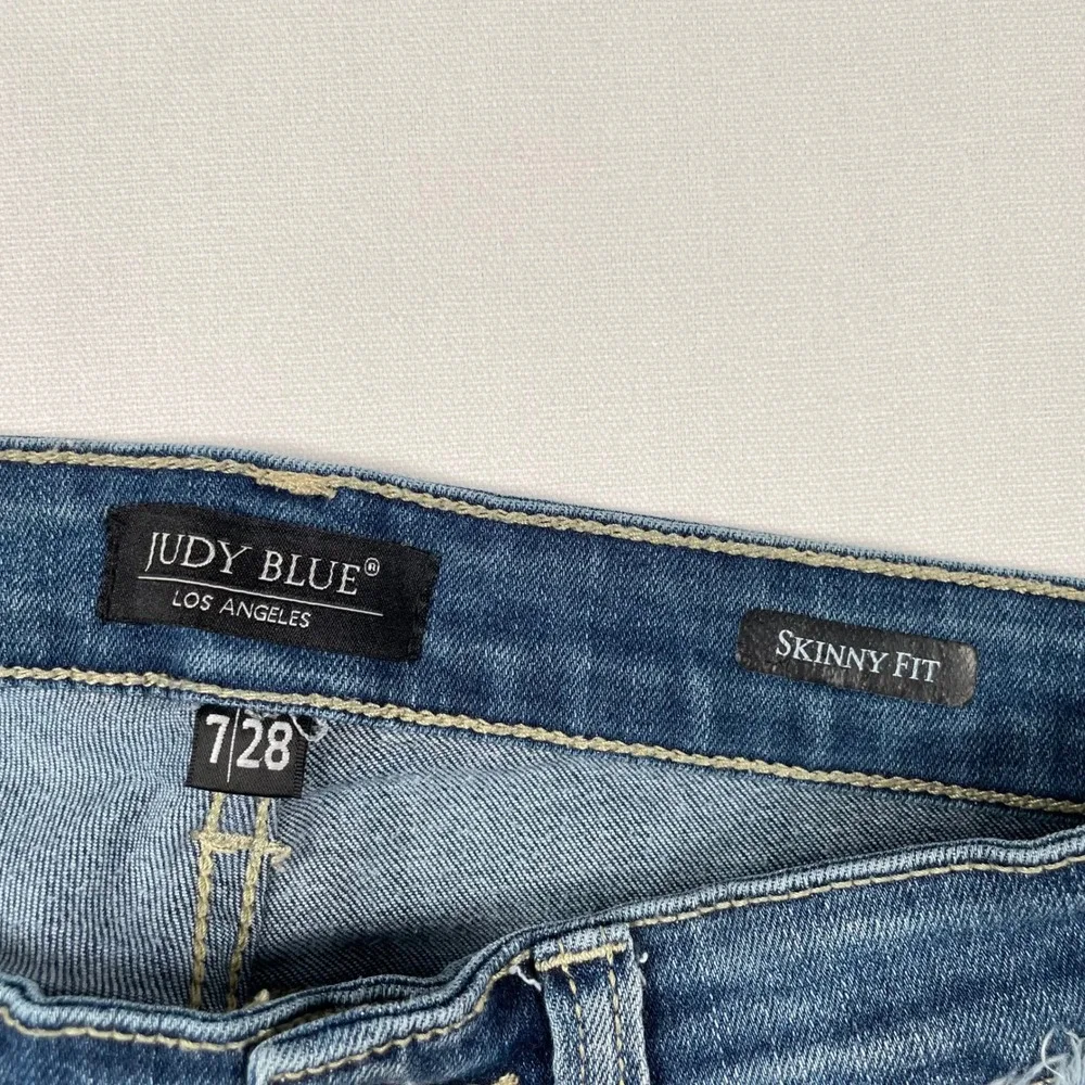 Judy‎ Blue Distressed Skinny Jeans Camo Patched Ripped Denim Med Wash Size 7/28
